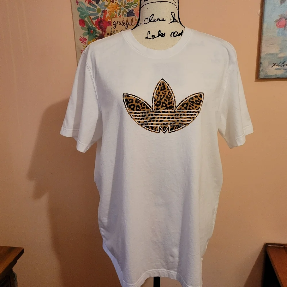 Adidas Trefoil Leopard Print Unisex Tee, Men's L, Women's XL, EUC, Extra Clean